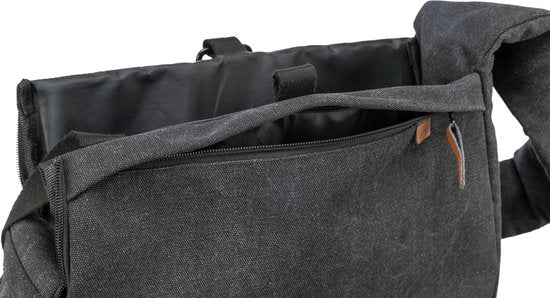 TRIXIE BE NORDIC HONDENTAS INGRID ZWART 40X15X30 CM met open rits en binnenvak.