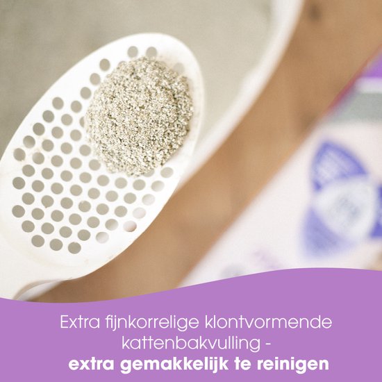 Biokat's Micro Fresh Kattenbakvulling - Klontvormende - Zomergeur in een kattenbakschepje met korrels.
