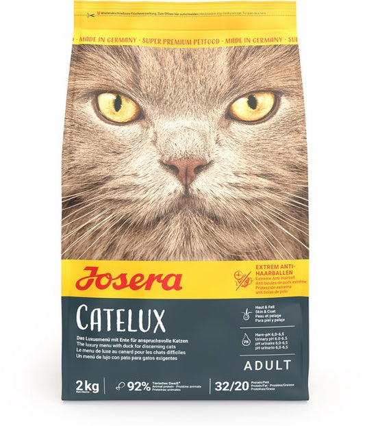 Josera Catelux Kattenvoer 2 kg verpakking met afbeelding van een kat op de voorkant