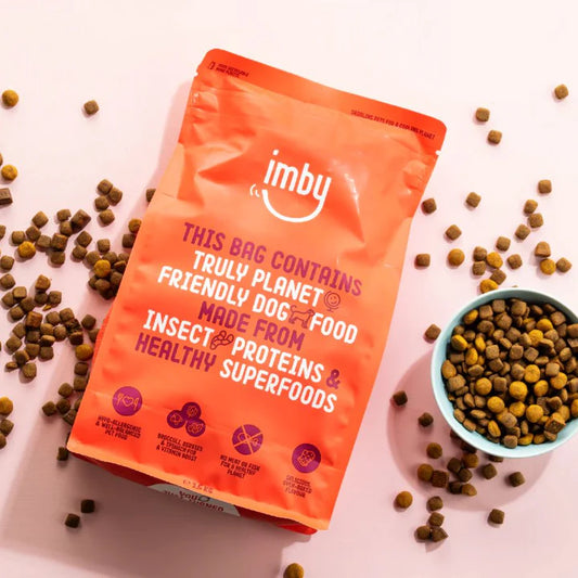 Imby Hypoallergene hondenvoer verpakt in een kleurrijke zak met insectenproteïne en gezonde superfoods.
