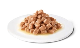 Advance Veterinary Diet DogCat Recovery Herstel 11X100 gr natvoer voor honden en katten op een wit bord.