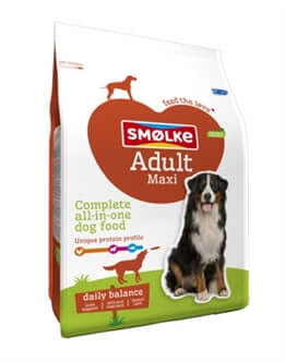 SMOLKE ADULT MAXI HONDENBROKKEN 12 KG verpakking met afbeelding van een hond en voedingsinformatie